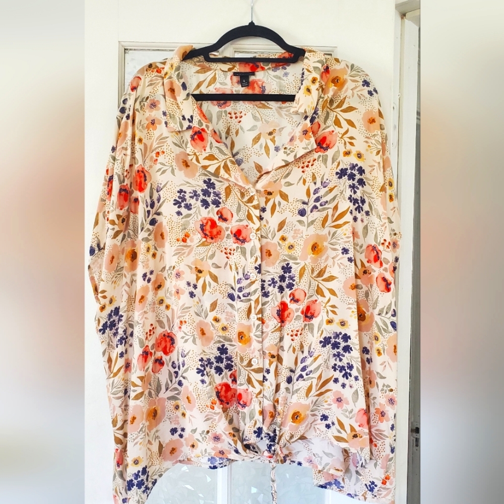 Torrid Floral Blouse With Tie Front